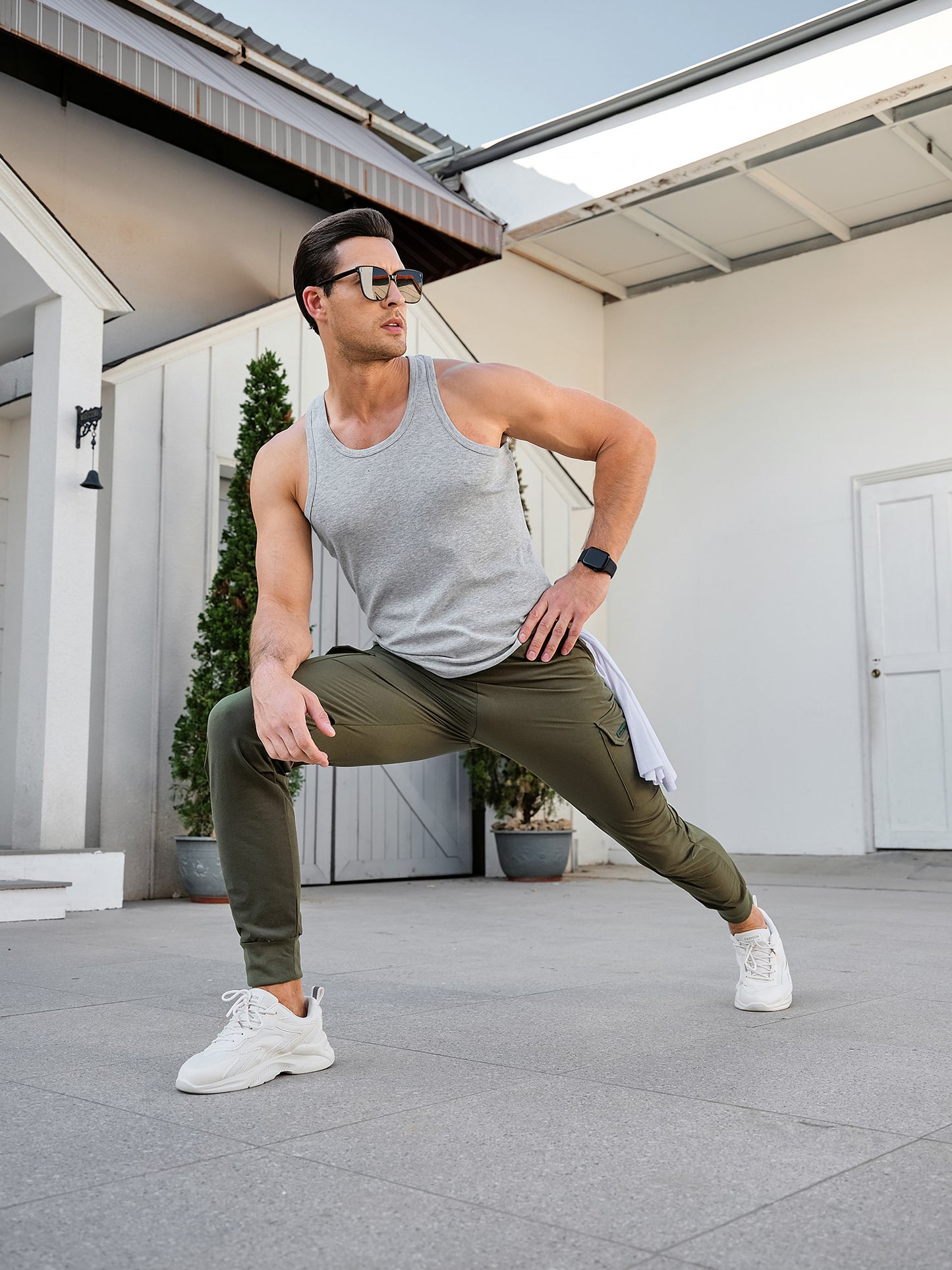 Men's Cargo Jogger Pants Stretch Sweatpants Slim Fit Tactical Pants with Zipper Pockets Casual Trousers